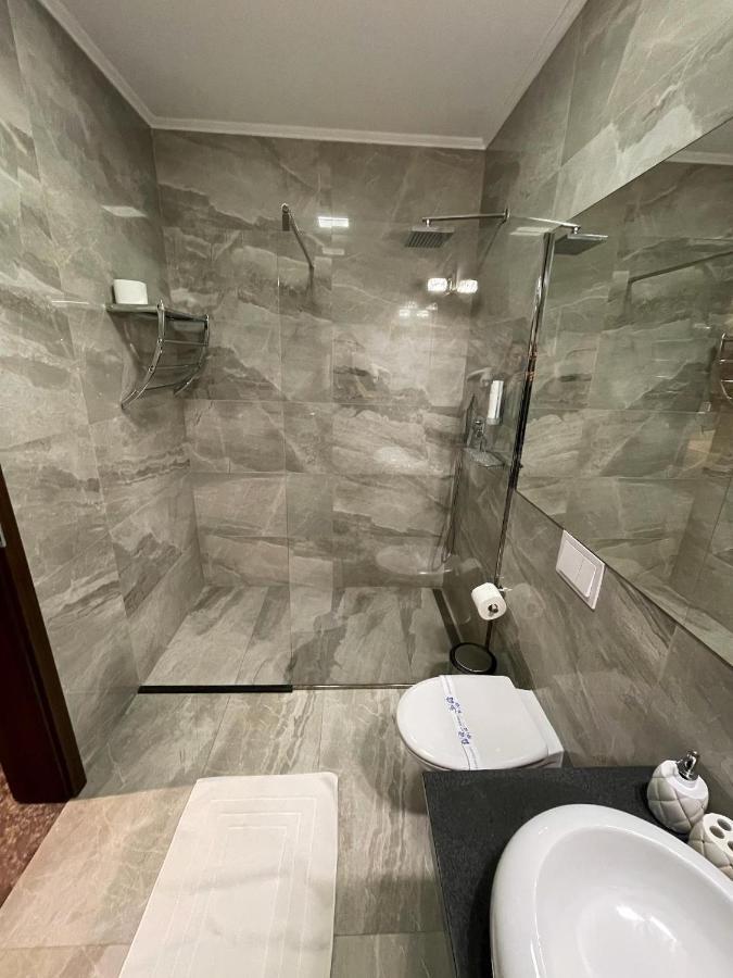 J'Adore Boutique Hotel Лугож Екстериор снимка