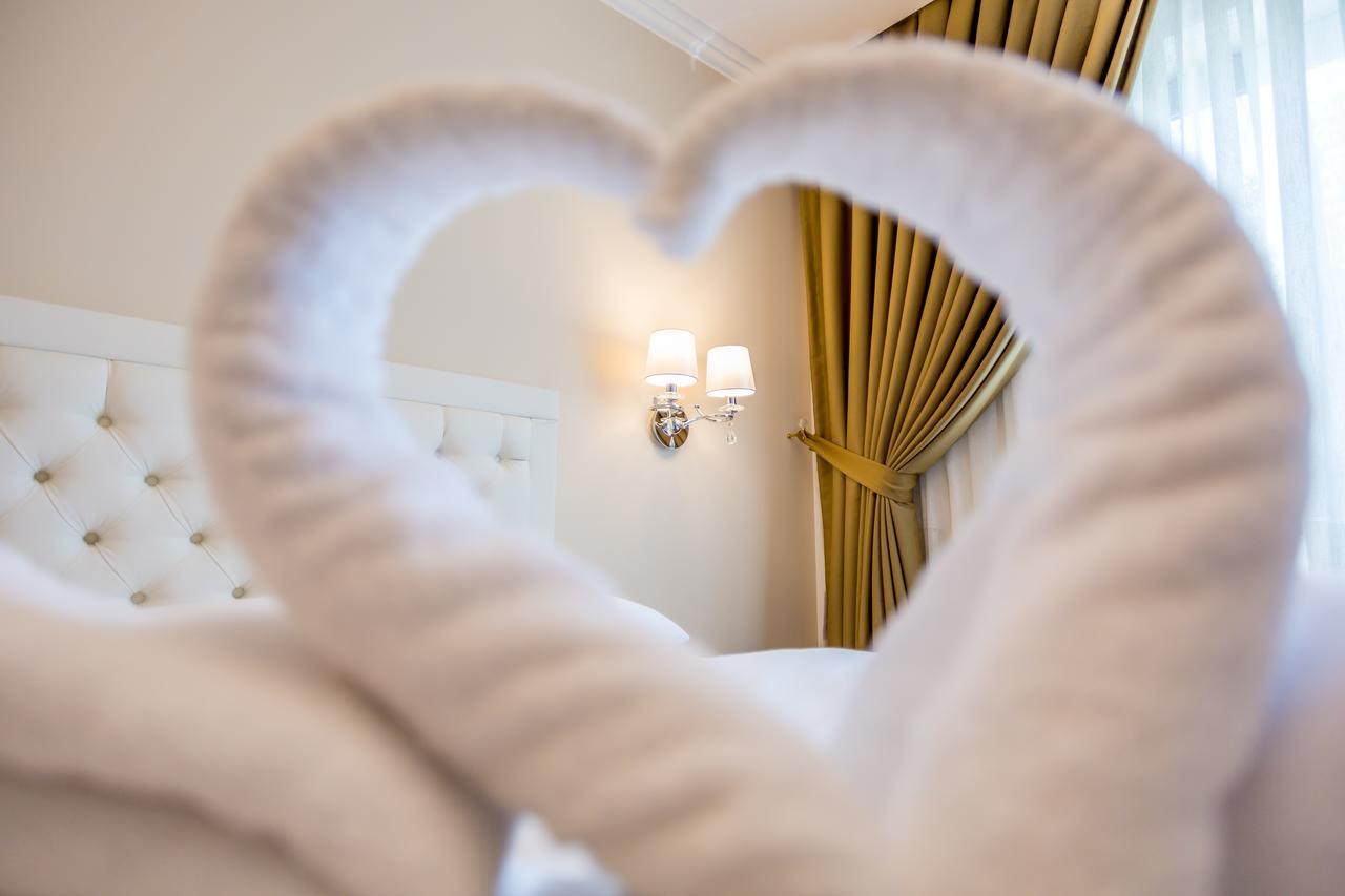 J'Adore Boutique Hotel Лугож Екстериор снимка
