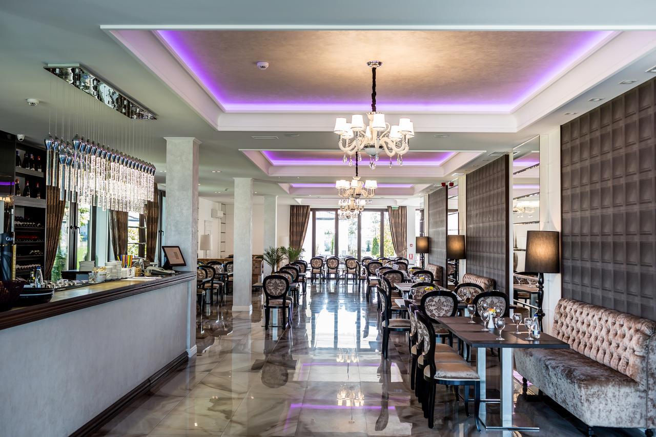 J'Adore Boutique Hotel Лугож Екстериор снимка