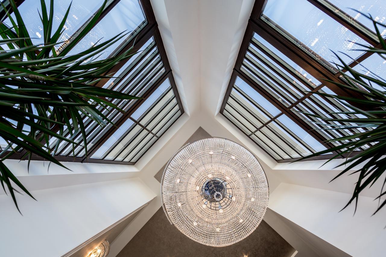 J'Adore Boutique Hotel Лугож Екстериор снимка